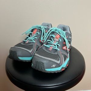 ⚫️ Gray New Balance 570 All-Terrain Sneakers Size 10 EUC